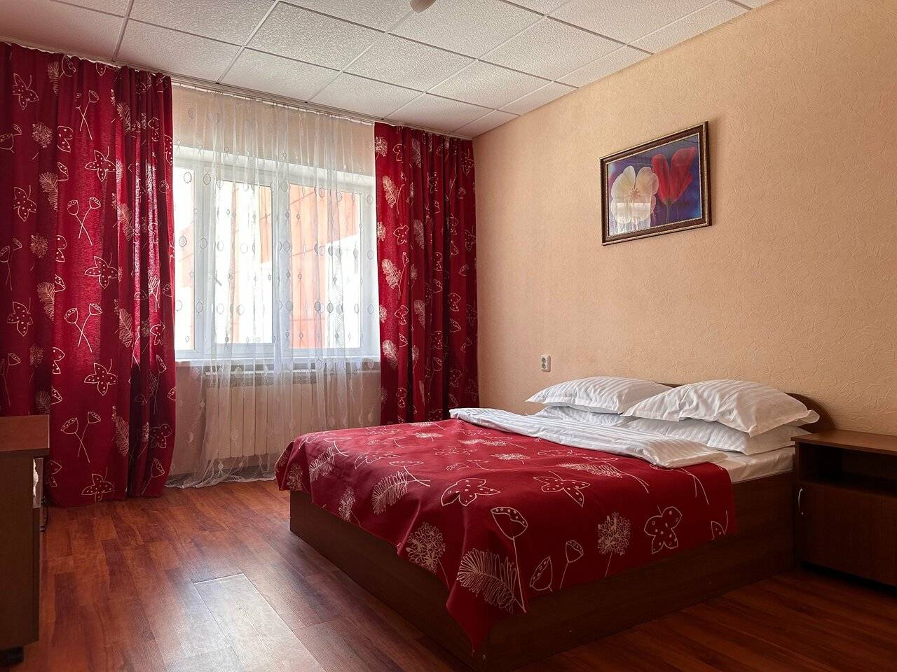 Фотографии номера Двухместный номер с 1 кроватью в Гостинице Янтарь Сургут